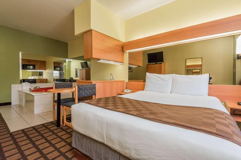 Microtel Inn & Suites By Wyndham Ft. Worth North/At Fossil Fort Worth Chambre photo